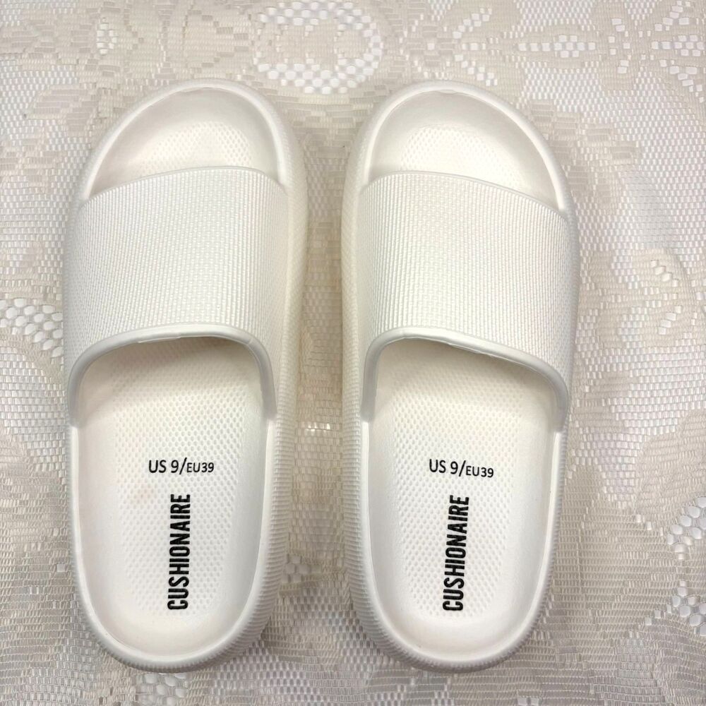 Cushionaire Feather Recovery Cloud Slide Sandals White Women's Size 9 EUC